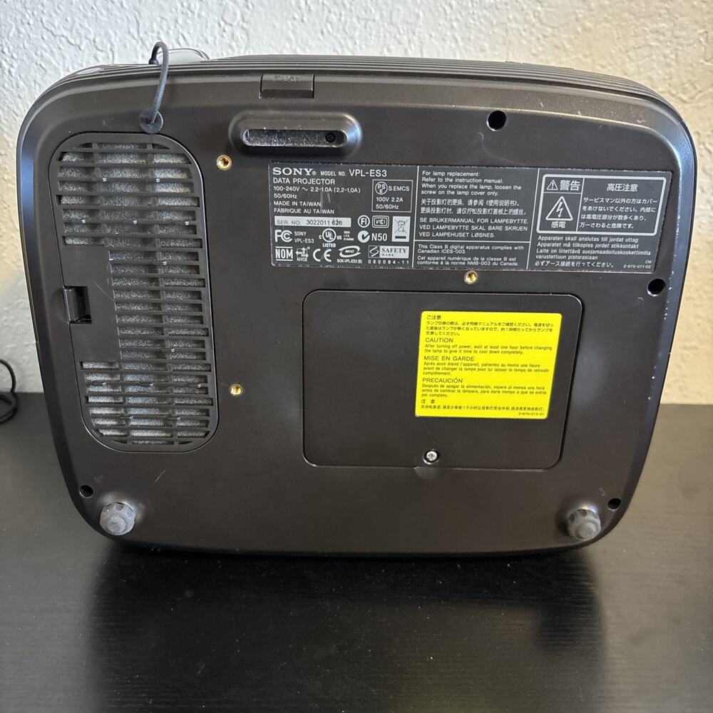 Sony VPL-ES3 Projector. Untested. No Cord